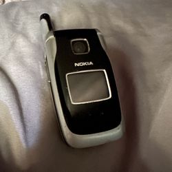 Vintage Nokia flip Phone
