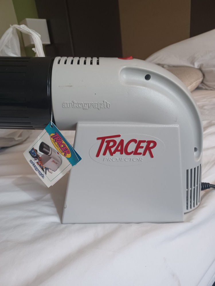 EZ Tracer Artograph Projector for Sale in West Covina, CA - OfferUp