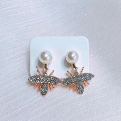 Pearl Bee Earring , Bridesmaids Earrings