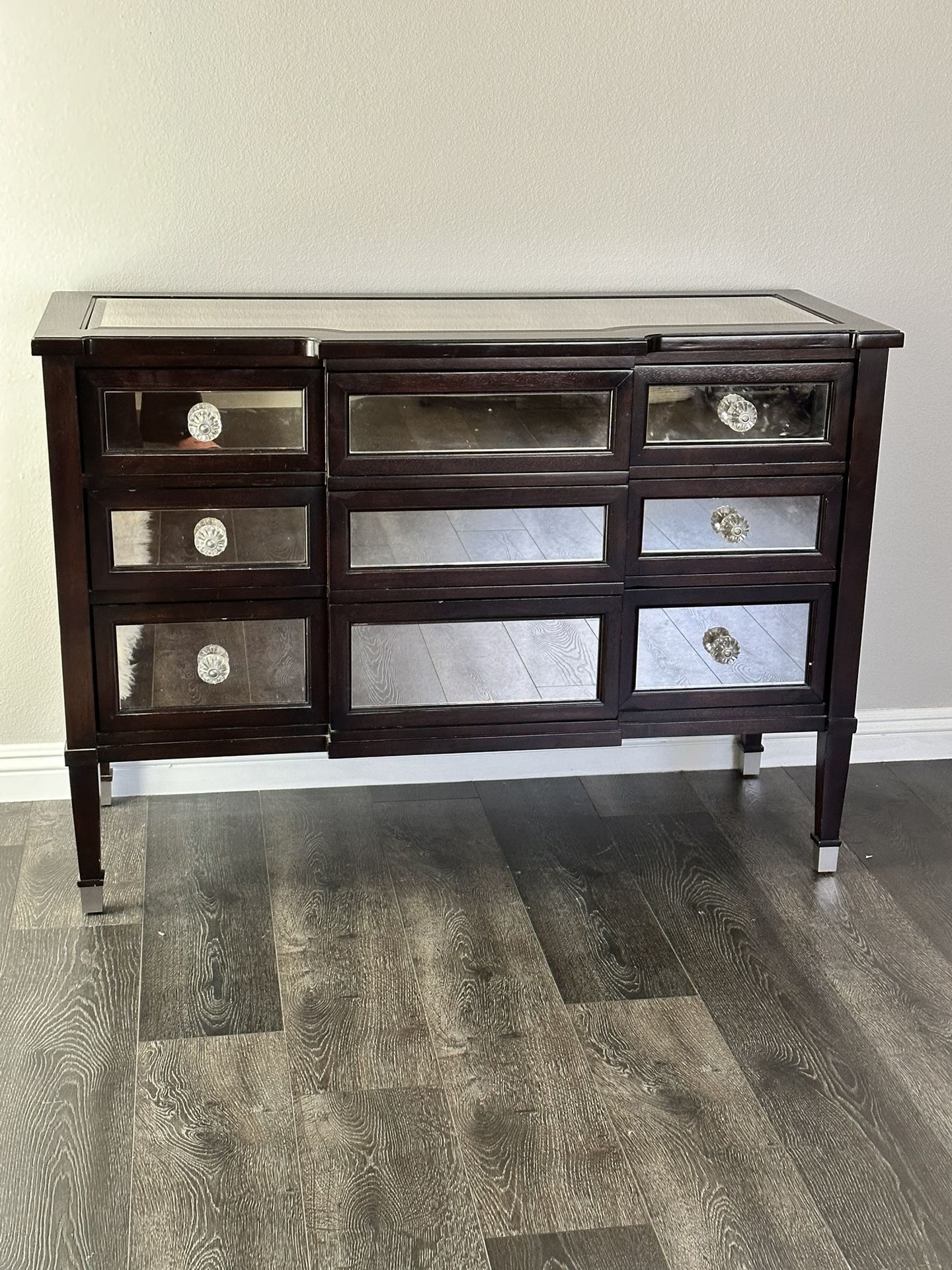 Dresser Or Buffet Table - Bassett Furniture