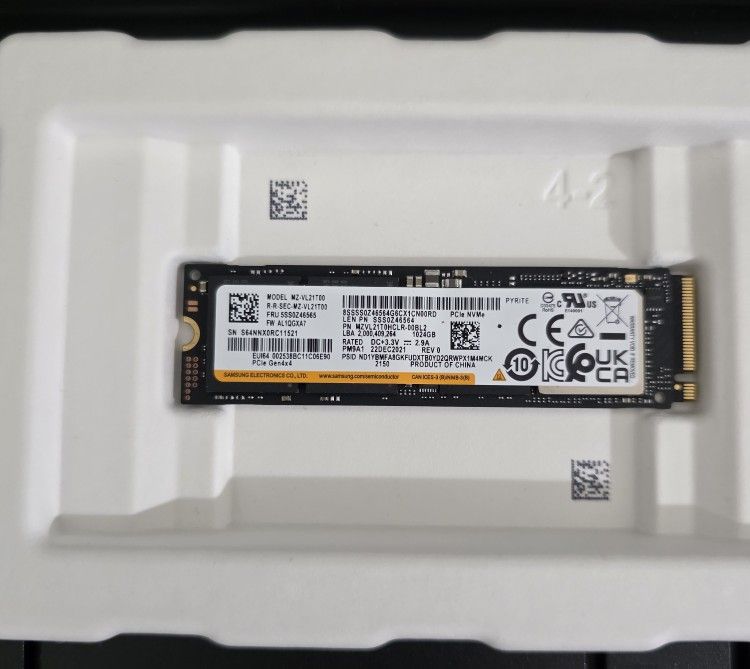 Samsung 1TB PM9A1 M.2 2280 PCIe Gen 4x4 NVMe SSD MZ-VL21T00