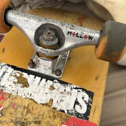 Skate Deck With Independent Hollow Trucks 