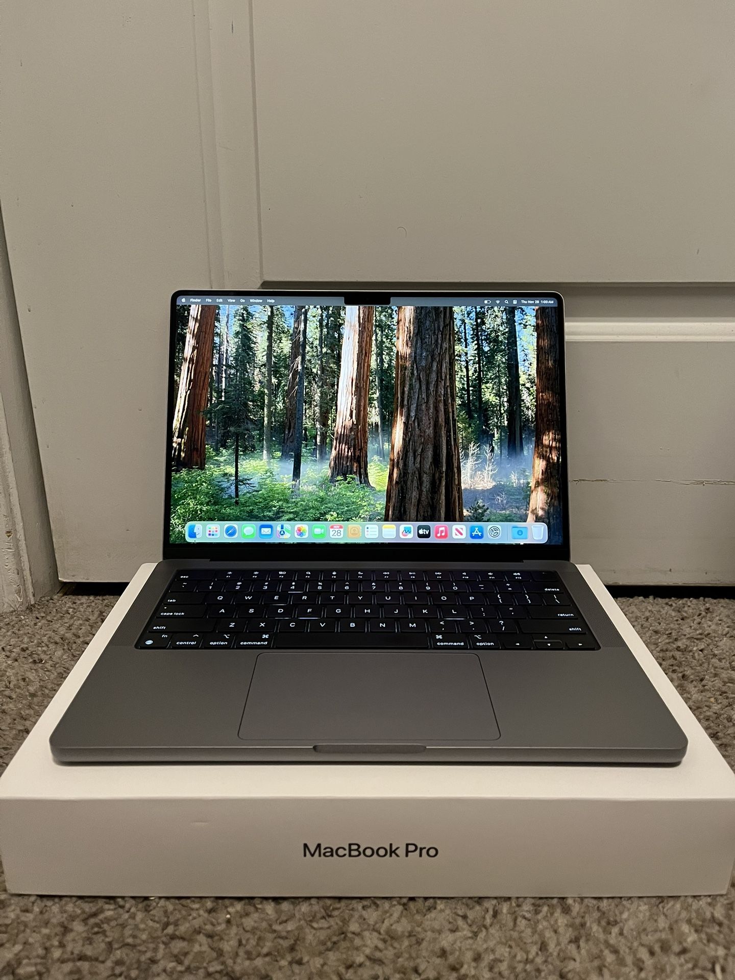 Apple MacBook Pro 14" M1 PRO, 16GB, 512GB, 120Hz Display, Excellent Condition