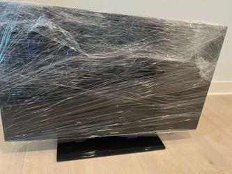 Samsung 42” TV with remote