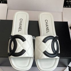 Thong sandals