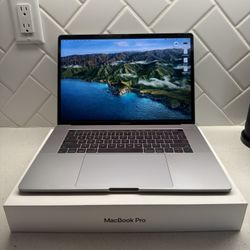 2018 15 Inch MacBook Pro 16 GB Ram 500gb SSD