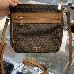 Michael Kors Jet Set Charm Large North/South Crossbody