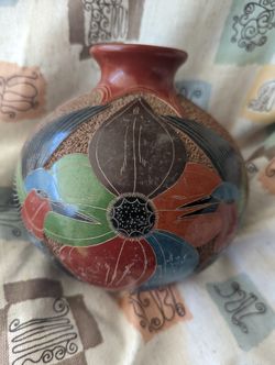 Roger Valero Nicaraguan Handmade Clay Hummingbird Vase