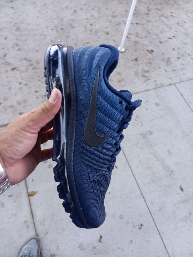 Nike Air Max Size 9 Men  Navy Blue 💙