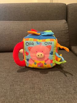 Melissa & Doug soft cube baby toy