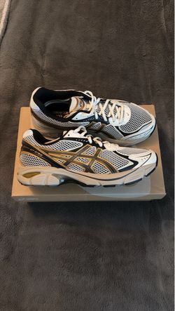 ASICS 2160 size 8