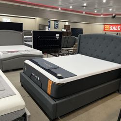 💥NEW YEAR SALE!💥 Queen Mattresses Starting At $199.00!!