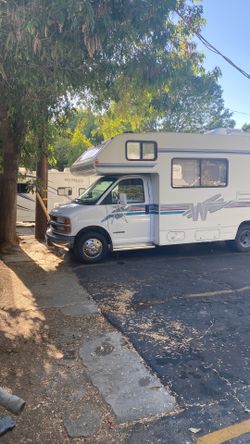 1998 Winnebago Chalet M-24VR Chevy 3500