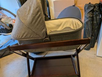 Uppababy Bassinet and Stand