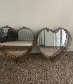 Heart mirror shelf