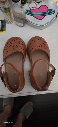 Old Navy Toddler Girls sandals. Size 8