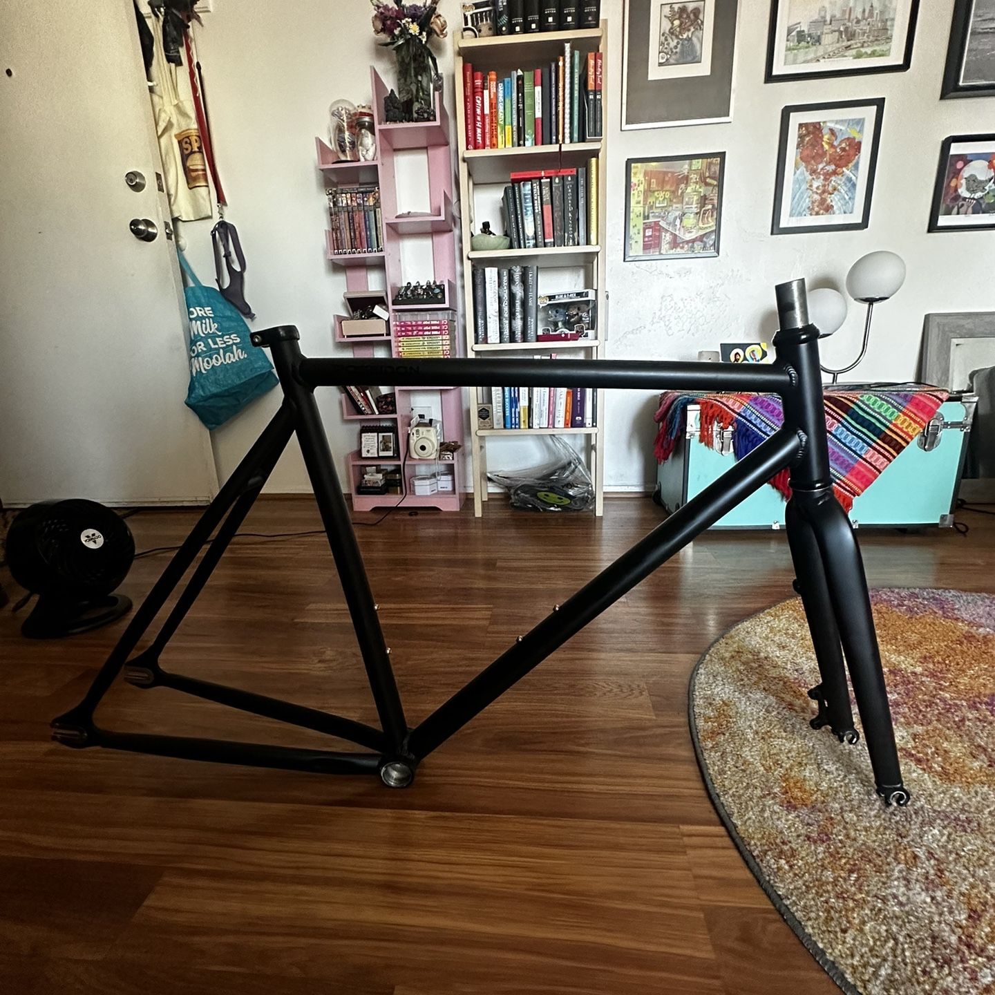 Poseidon store track bike