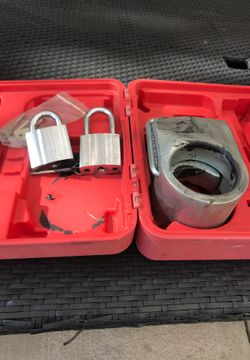 semi truck trailer fifth wheel lock and locks