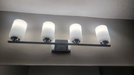 Vanity light