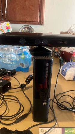 Xbox 360 E w games and Kinect plus control