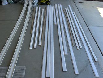 19 pieces of moldings