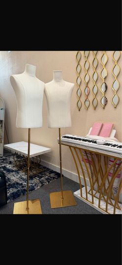 $65. Stand mannequin 2x$100