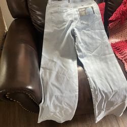 Girls Jeans With Stones. 