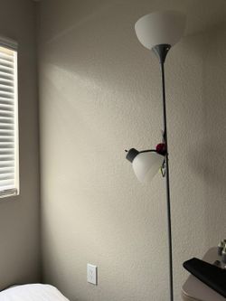Lamp with 2 bulbs