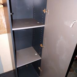 TOOL/STORAGE CABINET