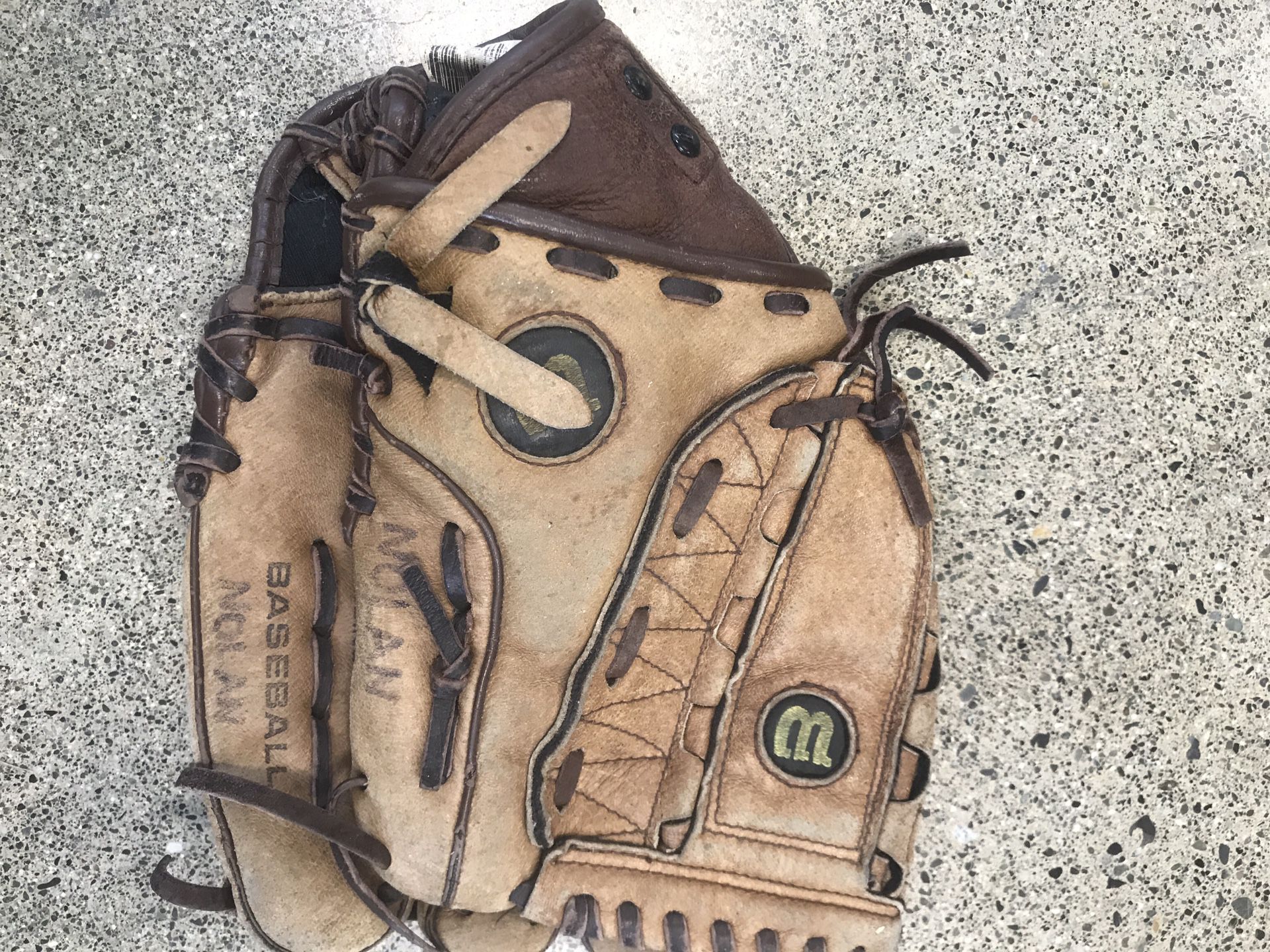 Wilson A450 11” Baseball Glove