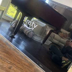 Insignia 4k 70 In  LED Fire TV