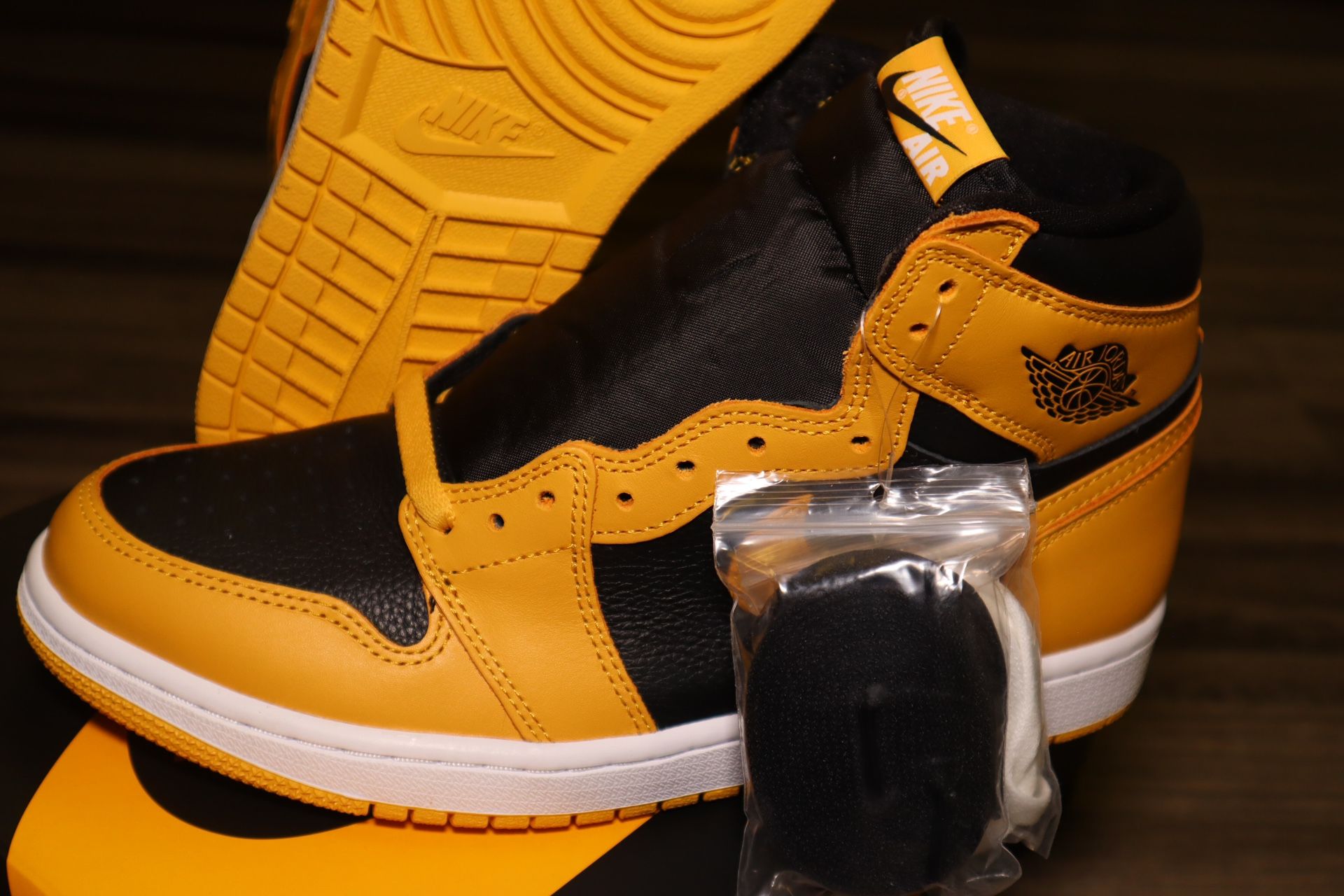 Air Jordan 1 Retro Pollen Size 8.5