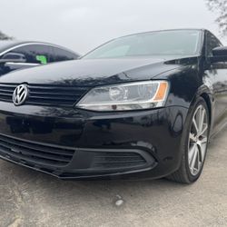 2014 Volkswagen Jetta!!