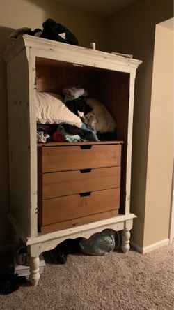 Beautiful armoire!!!