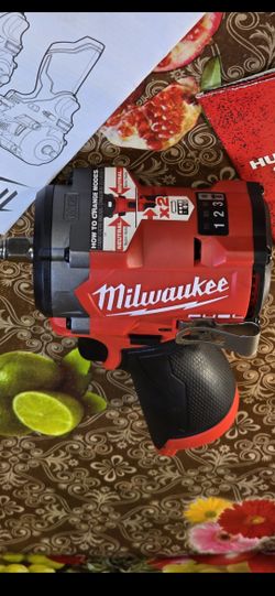 Milwaukee
M12 FUEL 12V Lithium-Ion Brushless Cordless Stubby 3/8 in. Impact Wrench (Tool-Only)