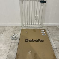 Pet Gate / Baby Gate - Fits Openings 26” - 29”