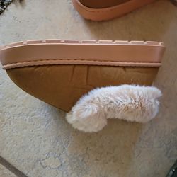 BRAND NEW NEVER WORN UGG LIKE SLIP ONS 