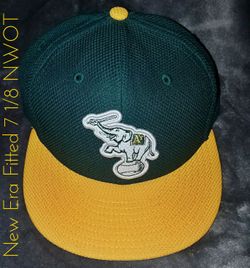 Oakland Athletics New Era 7 1/8 NWOT