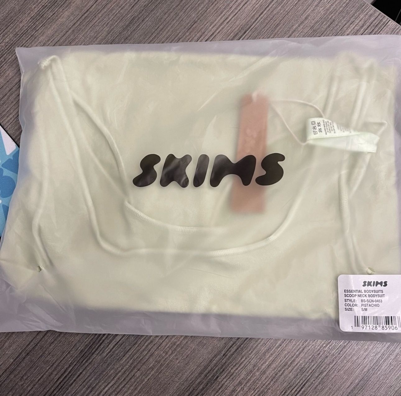 *SKIMS* Limited Edition Scoop Neck Bodysuit
