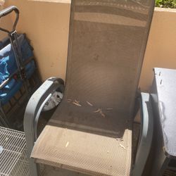 2 Stackable Patio Chairs