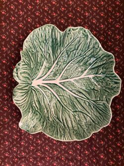 Vintage cabbage leaf serving bowl