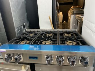 Viking 36” range top in stainless steel new open box