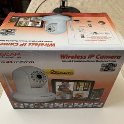 Foscam FI8910 Wireless Camera