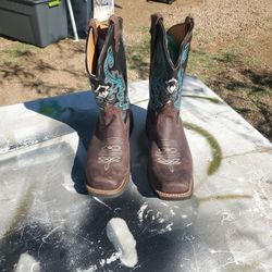 T JAYZ COWBOYS  BOOTS  SIZE 9,I ASK $45.00