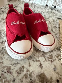 Adorable Converse Chuck Taylor All-Star EasyOn Toddler Size 8 Red Tennis Shoes