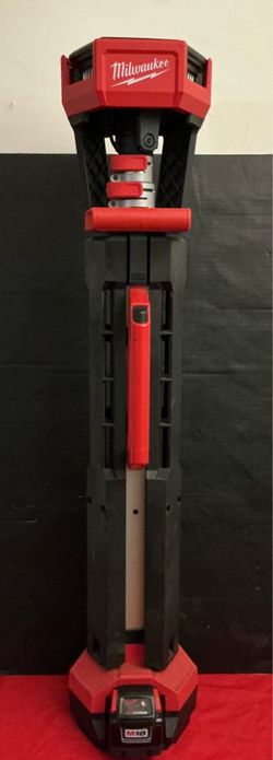 Milwaukee Tool 18-Volt Lithium-Ion Cordless Rocket Dual Power Tower Light (Tool-Only)