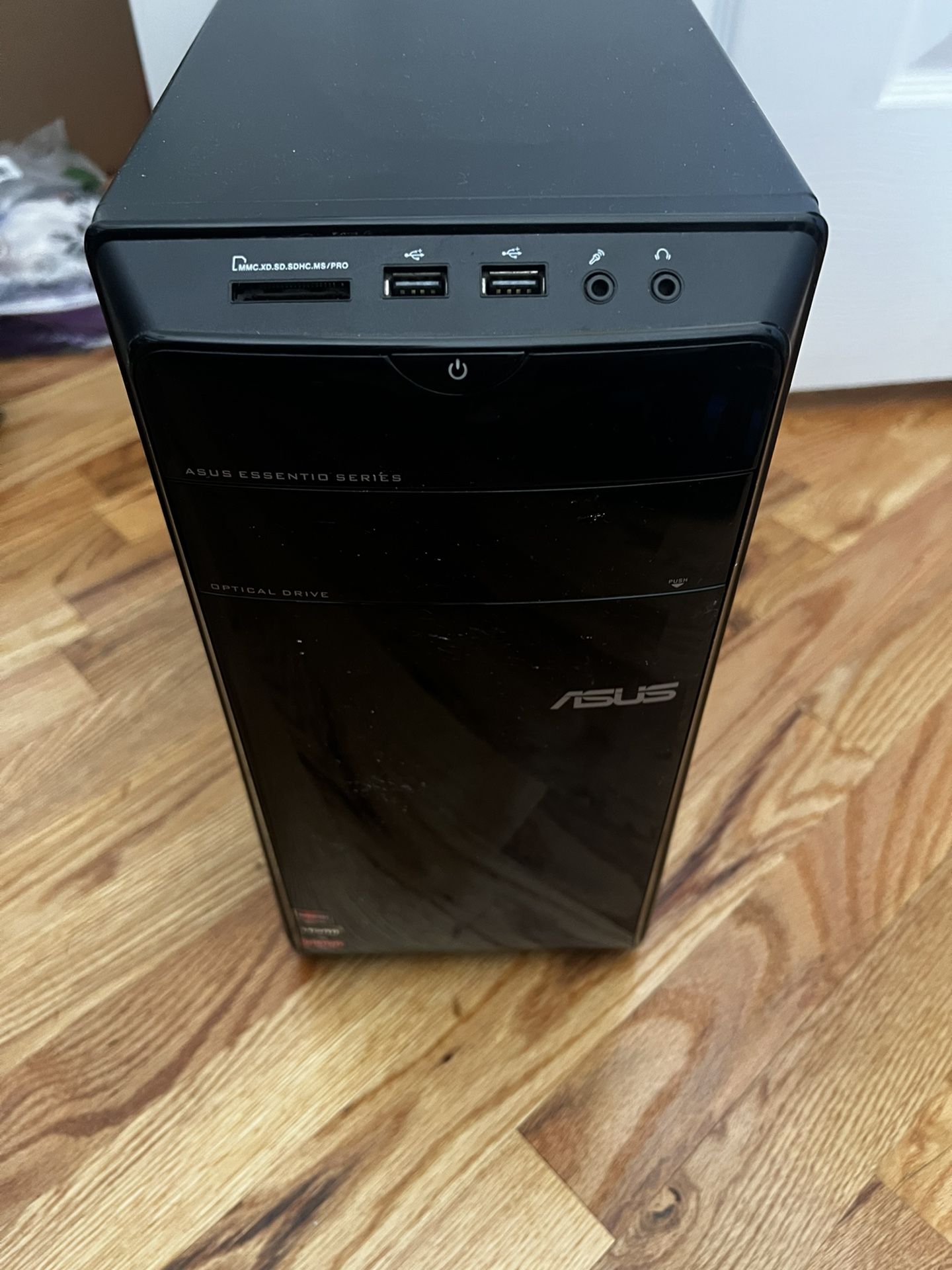 ASUS Computer CM1745