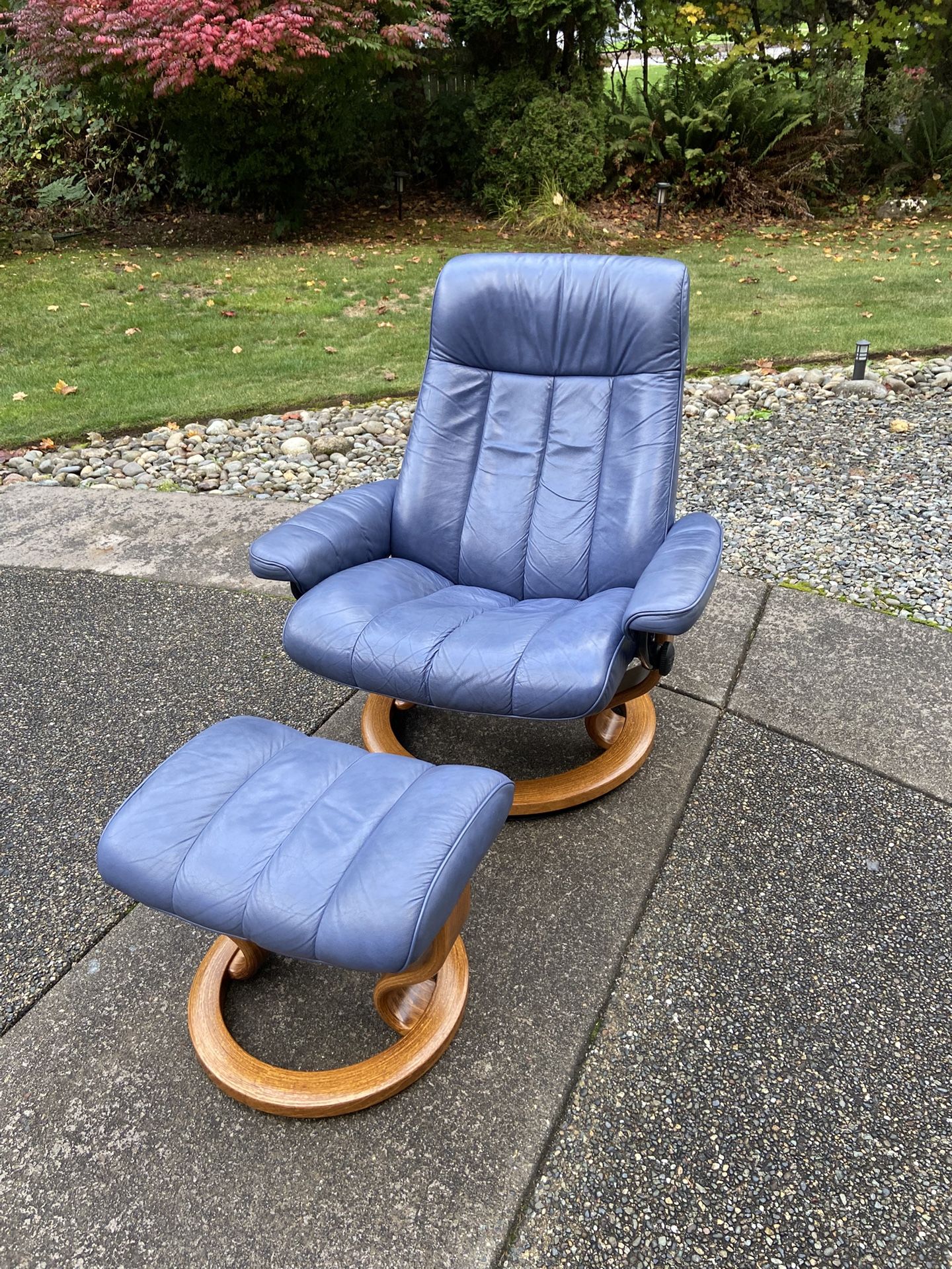 MCM Stressless Ekornes Leather Recliner & Ottoman