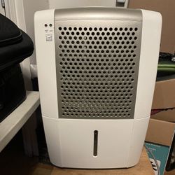 Frigidaire 70 Pint Capacity Dehumidifier FAD704TDP
