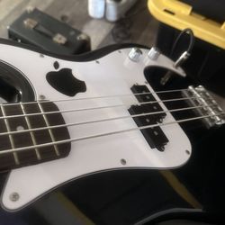 4 string Bass